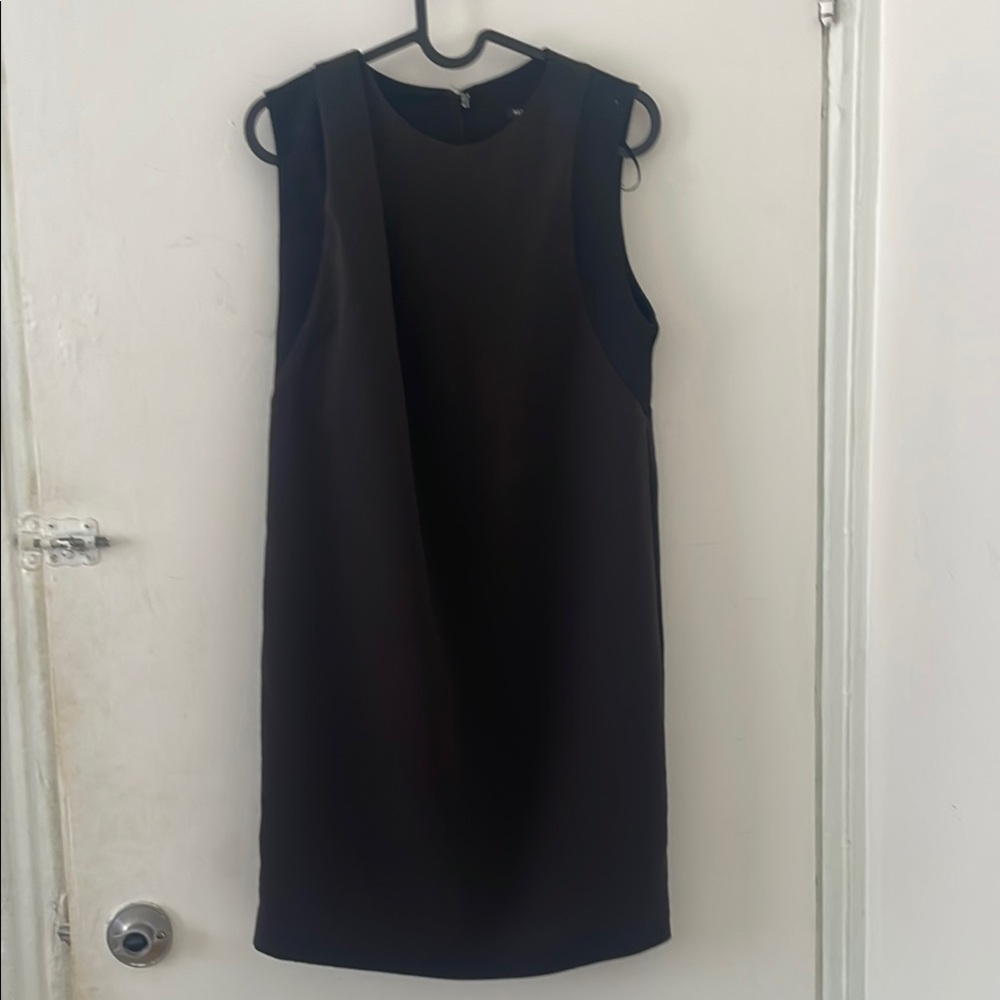 Elegant Black Sleeveless Dress